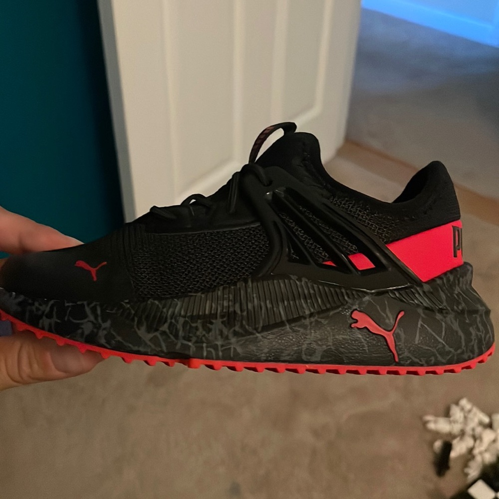 Kids size 11 Puma Pacer Marbleized